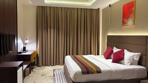 Executive Room | In-room safe, desk, laptop workspace, WiFi (free) - Raynez Resort (Abuja)