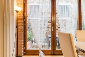 Interior - GuestHost - Charming 83 sqm apartment with ground-floor access in a Venetian building, perfect for groups or families of up to 6 guests.Its location is ideal for guests seeking comfort and easy connections, set in the heart of Cannaregio, in a quiet resi (Venice)