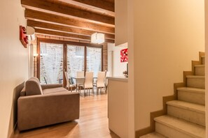 Interior - GuestHost - Charming 83 sqm apartment with ground-floor access in a Venetian building, perfect for groups or families of up to 6 guests.Its location is ideal for guests seeking comfort and easy connections, set in the heart of Cannaregio, in a quiet resi (Venice)