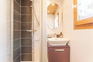 Hair dryer, towels - Cosy 1CH | 4pax | Hypercentre | Balcon | Parking (Chamonix)
