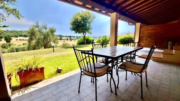 Outdoor dining - Agriturismo Lo Scalandrino (Toscana)