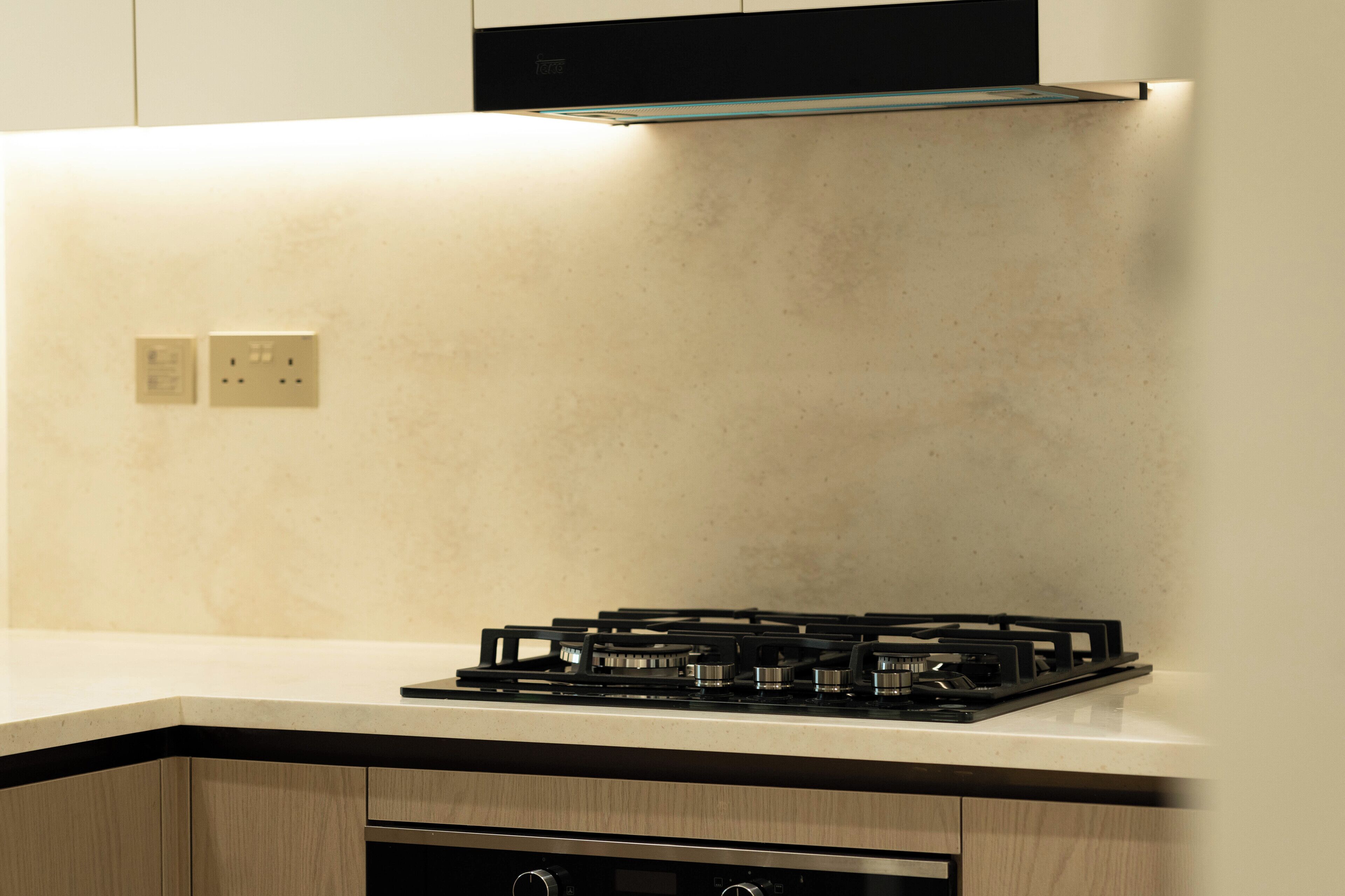 Deluxe Apartment, Balcony, City View | Private kitchen | Fridge, microwave, oven, stovetop