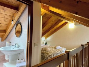 2 bedrooms, iron/ironing board, travel cot, WiFi - App.15- Le Terrazze del Garda Immobili e Soluzioni (Manerba del Garda)