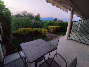Outdoor dining - App.4- Le Terrazze del Garda Immobili e Soluzioni (Manerba del Garda)
