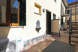 Exterior detail - App.8- Le Terrazze del Garda Immobili e Soluzioni (Manerba del Garda)