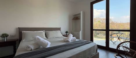 3 bedrooms, travel cot, WiFi