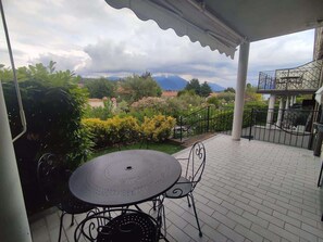 Outdoor dining - App.6- Le Terrazze del Garda Immobili e Soluzioni (Manerba del Garda)