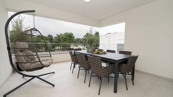 Deluxe Penthouse, 3 Bedrooms, Garden View | Terrace/patio