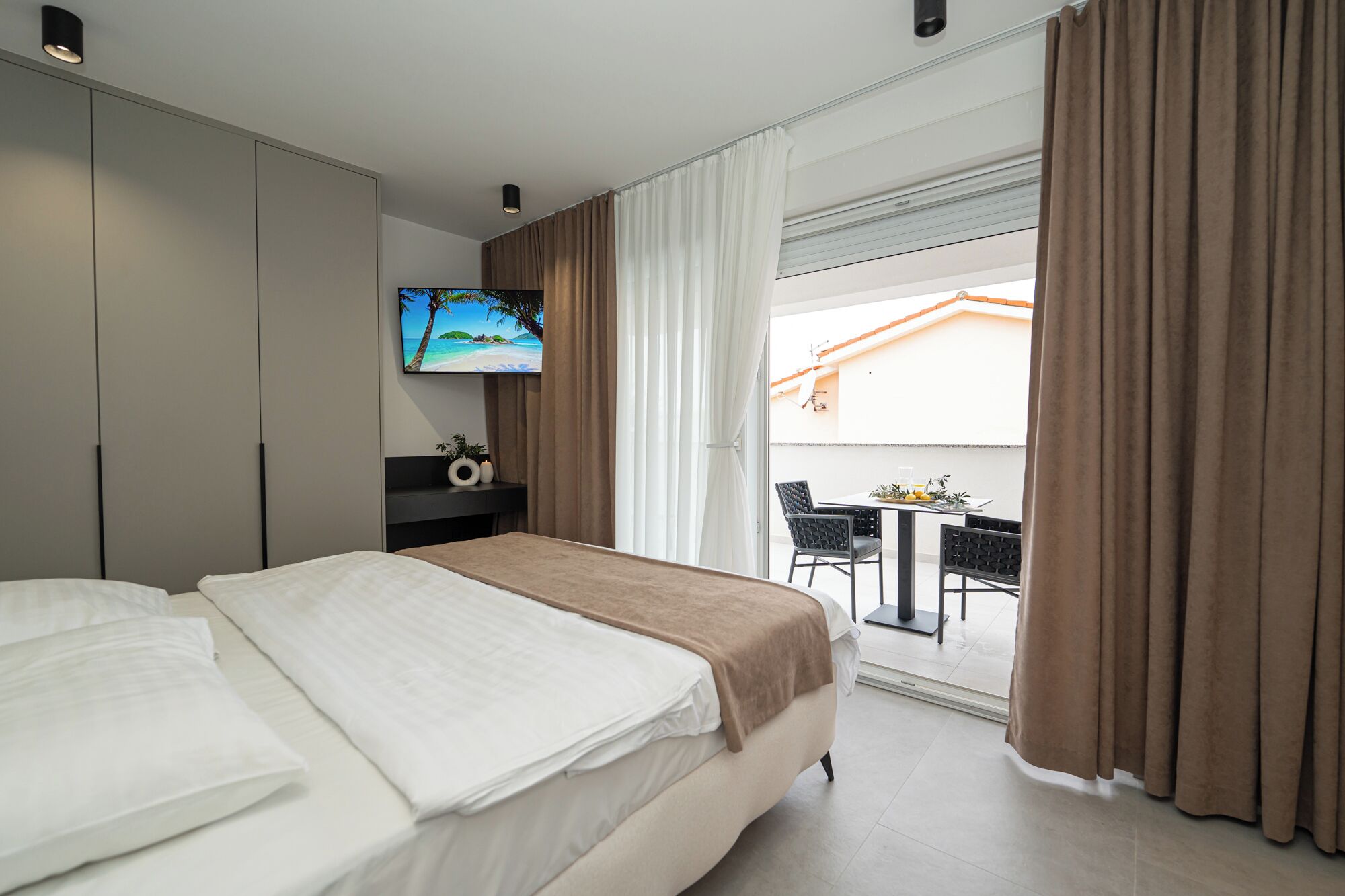 Deluxe Penthouse, 3 Bedrooms, Garden View