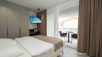 Deluxe Penthouse, 3 Bedrooms, Garden View