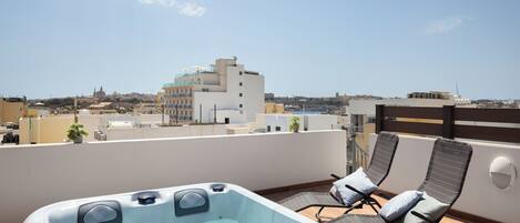 Penthouse, vue ville | Bain à remous extérieur