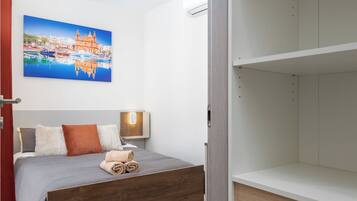 Blackout curtains, iron/ironing board, free WiFi