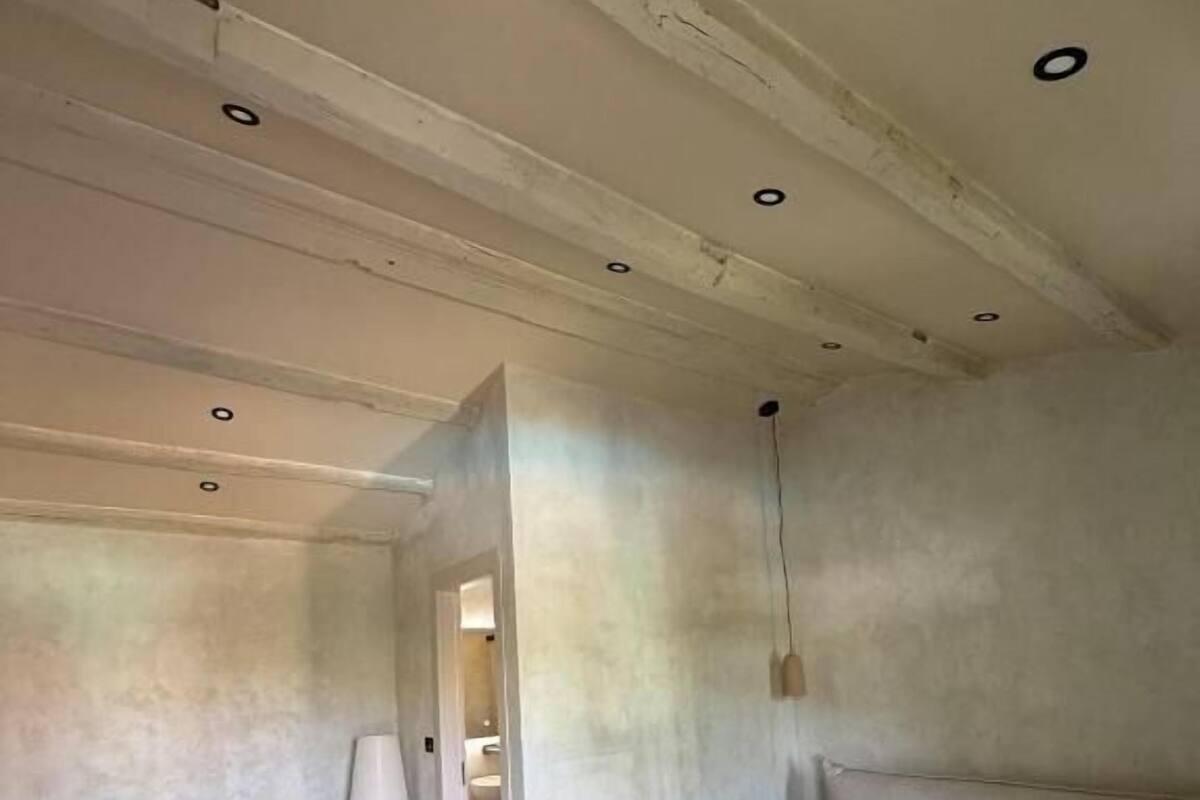 Quarto casal luxo, vista para a piscina | Frigobar, cortinas blackout, Wi-Fi de cortesia