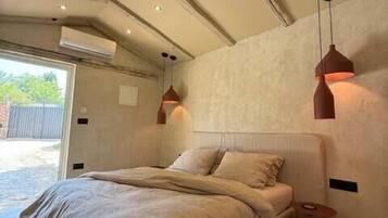 Minibar, blackout curtains, free WiFi