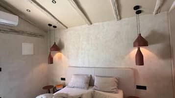 Superior Double Room, Pool View | Minibar, blackout drapes, free WiFi