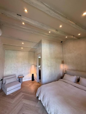 Premium bedding, minibar, blackout drapes, free cribs/infant beds - Le Château B&B (Visnjan)