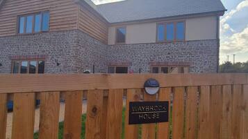 House, 5 Bedrooms, Accessible, Mountain View | Exterior