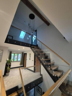 House, 5 Bedrooms, Accessible, Mountain View | Interior - Luxurious 5-bedroom House Rental With Scenic Countryside Views (Hereford)