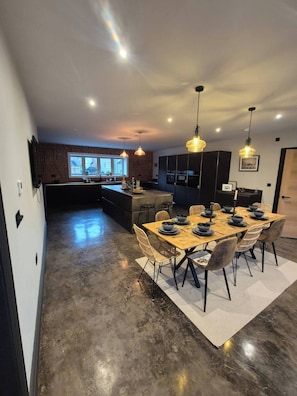 Ferienhaus, 5 Schlafzimmer, barrierefrei, Bergblick | Esszimmer