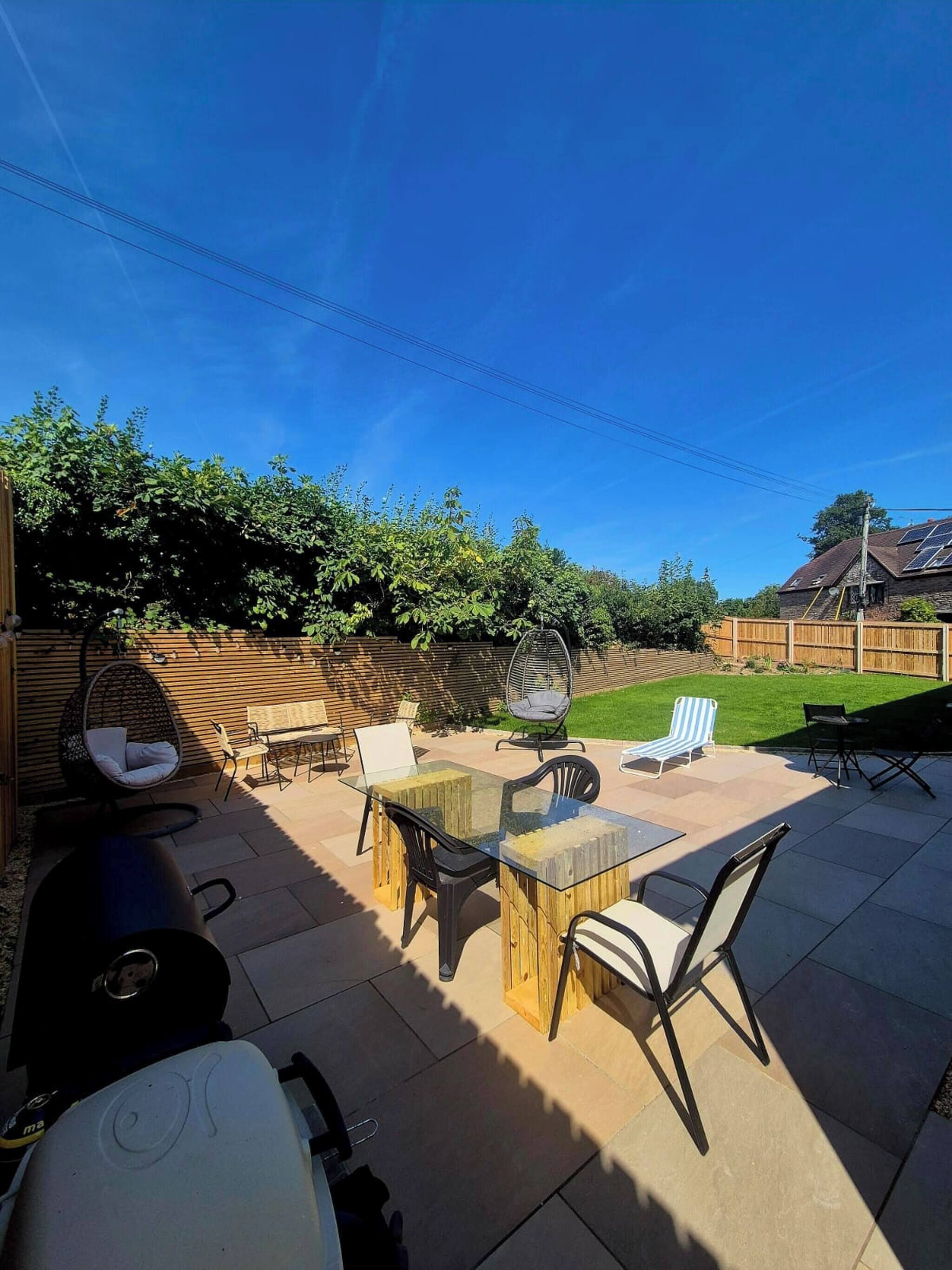 บ้านพัก, 5 ห้องนอน, พร้อมสิ่งอำนวยความสะดวกสำหรับผู้พิการ, วิวภูเขา | รับประทานอาหารกลางแจ้ง