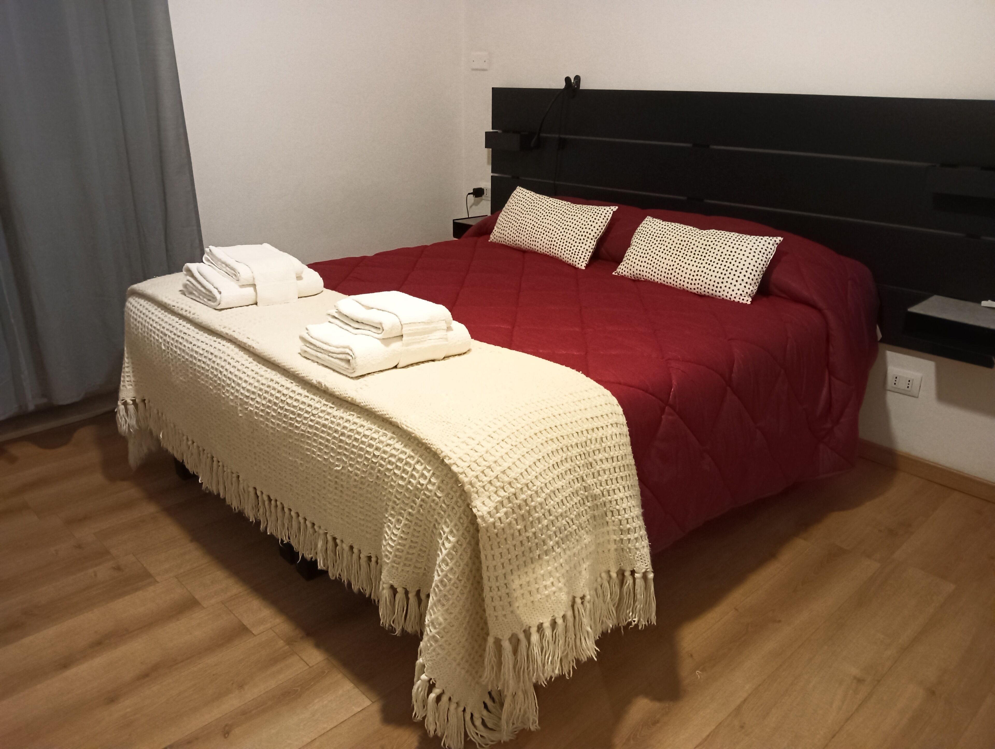 2 camere, ferro/asse da stiro, Wi-Fi gratuito, lenzuola