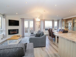 Living area - Heights View (Windermere)