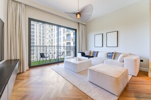 TV - Upgraded Aesthetic 2 Bed l near Dubai Hills Mall (Dubai Hills)