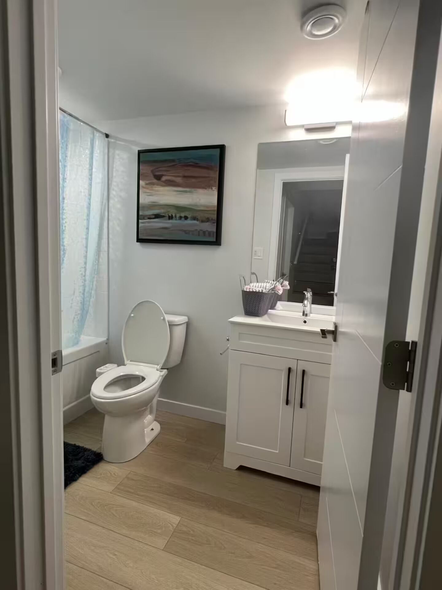 Serviettes fournies, savon, papier toilette