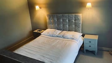 Iron/ironing board, Internet, bed sheets