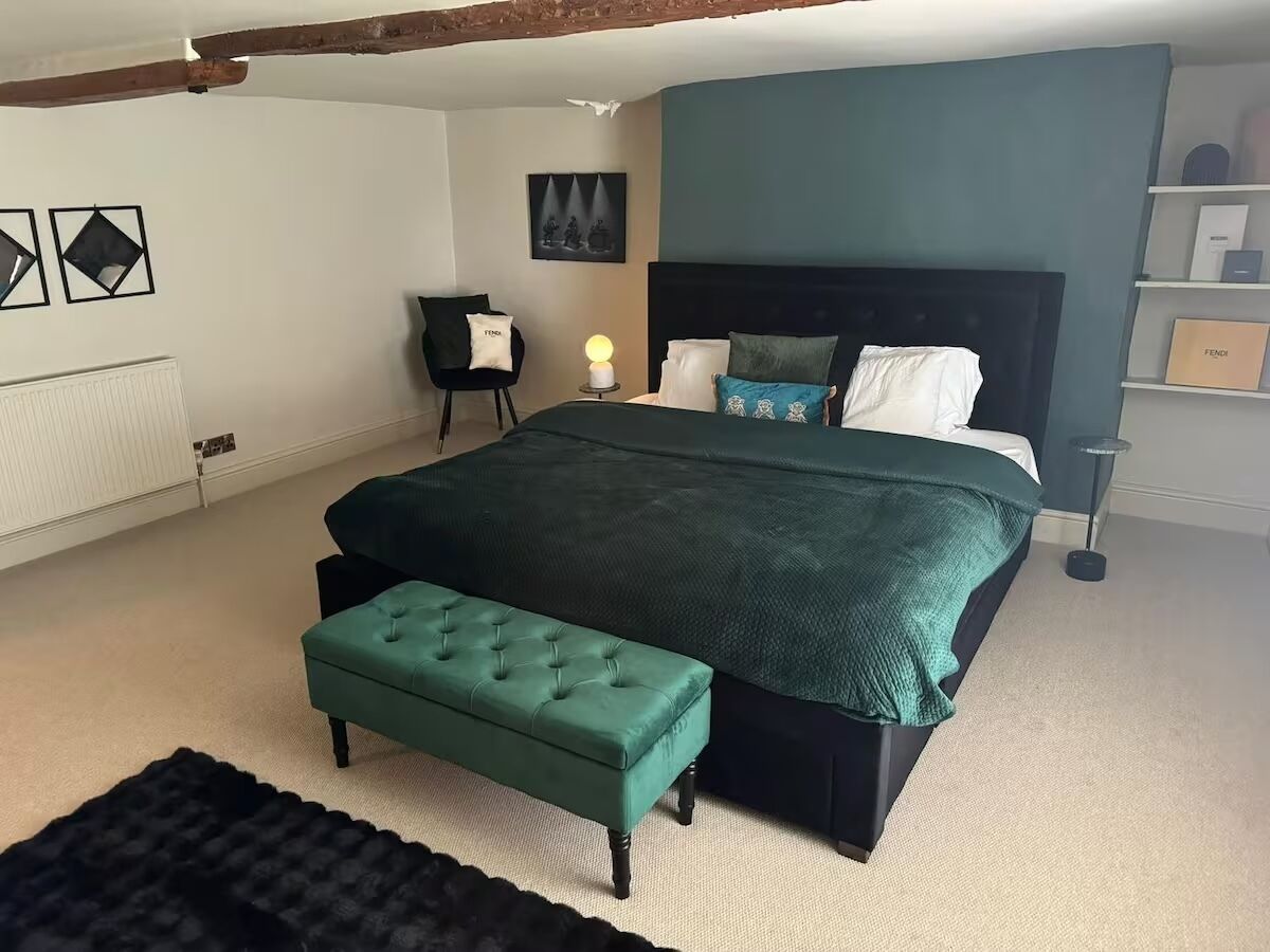 Fer et planche à repasser, accès Internet, draps fournis