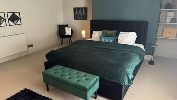 Fer et planche Ă repasser, accĂšs Internet, draps fournis