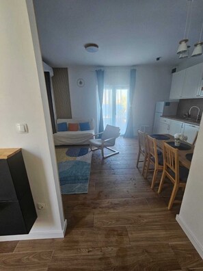 Smart TV - BEACHFRONT 
Large terraces • Sea view • Quiet location • Renovated (Grebaštica)