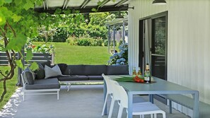 Outdoor dining - North Star – flexible home with separate granny flat, multiple living areas, gardens and firepit (Robertson)