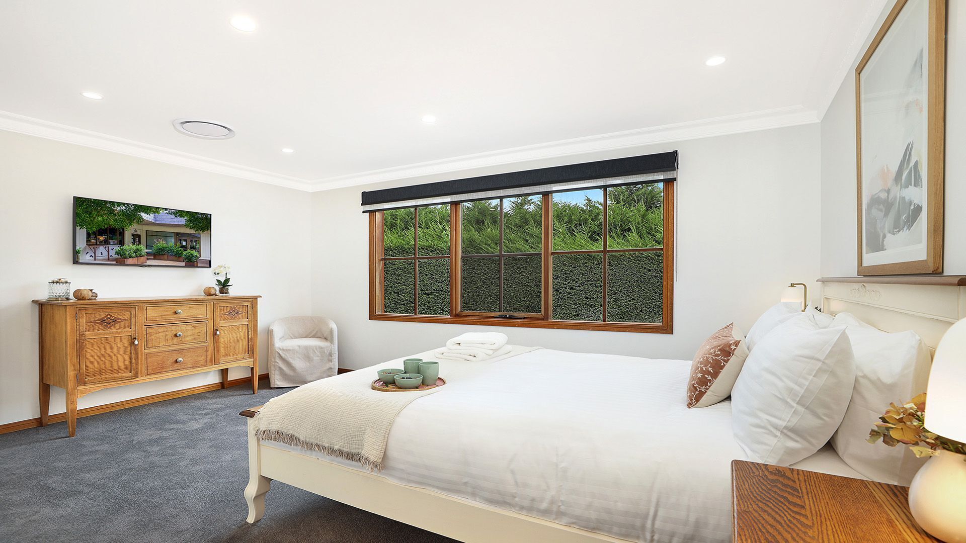 4 bedrooms, iron/ironing board, travel cot, WiFi