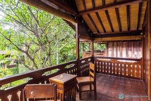Property grounds - Romantic Joglo Villa Near Lovina Beach & Center (Buleleng)