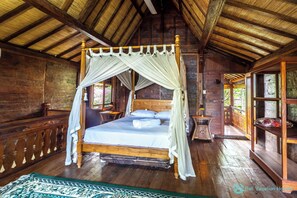 Room - Romantic Joglo Villa Near Lovina Beach & Downtown (Buleleng)