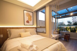 1 bedroom, iron/ironing board, Internet, bed sheets - Studio Garden, 10 steps from Alto da Boa Vista metro station. (São Paulo)