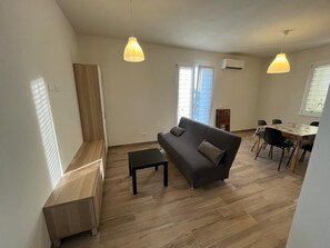 Living area - Patrizia House - First Floor with small terrace and parking space (Toscana)