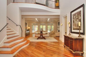 Interior - 206 N. Sea Pines Drive – Luxury Resort-Style Living (Hilton Head Island)