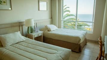 In-room safe, blackout drapes, free WiFi