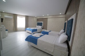 Family Quadruple Room, City View | Free WiFi - hotel aksaray istanbul (İstanbul)