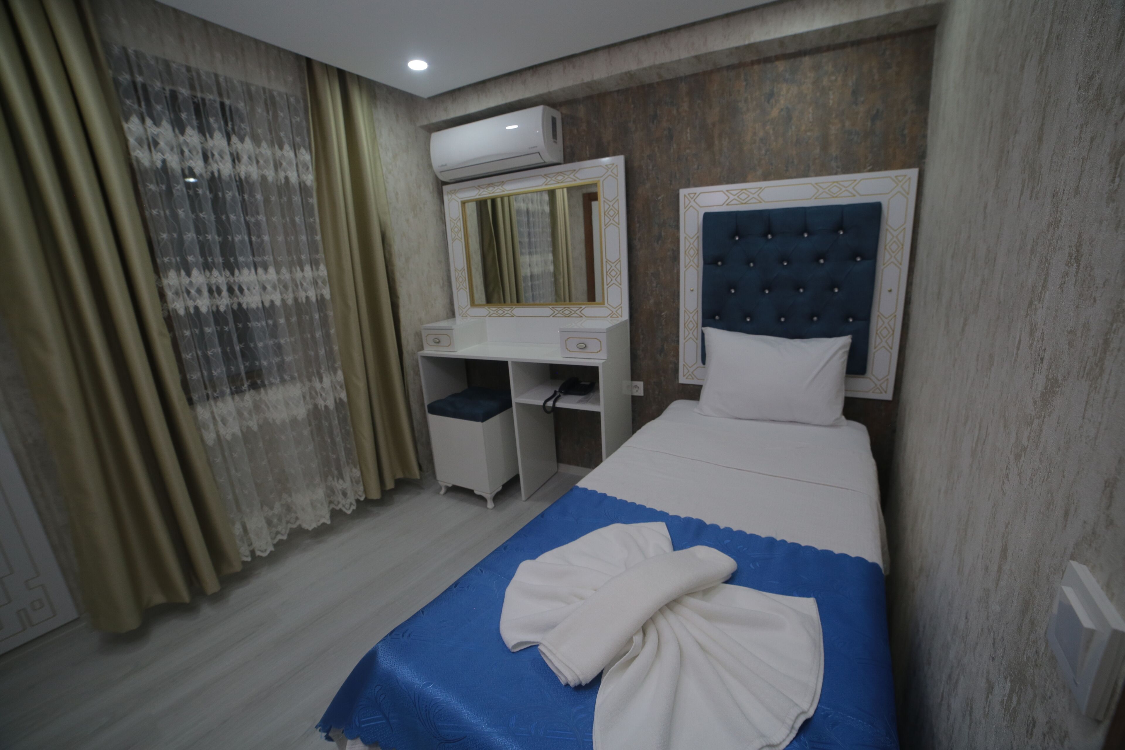 Single Room | Free WiFi