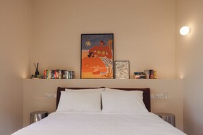 1 bedroom, iron/ironing board, free WiFi, bed sheets - Ray's Suites 1 - Stylish corner apartment with balcony (Valletta)