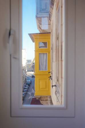 Interior - Ray's Suites 1 - Stylish corner apartment with balcony (Valletta)