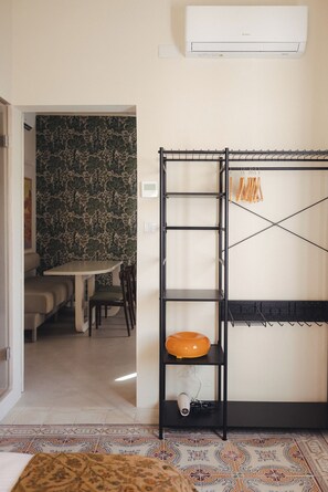 Interior - Ray's Suites 1 - Stylish corner apartment with balcony (Valletta)
