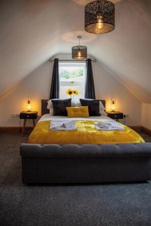 4 chambres, fer et planche à repasser, Wi-Fi gratuit, draps fournis