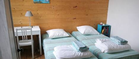 Bügeleisen/Bügelbrett, WLAN, Bettwäsche