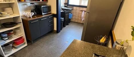 Basic Triple Room | Private kitchen