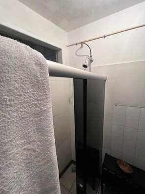 Chambre Triple | Salle de bain