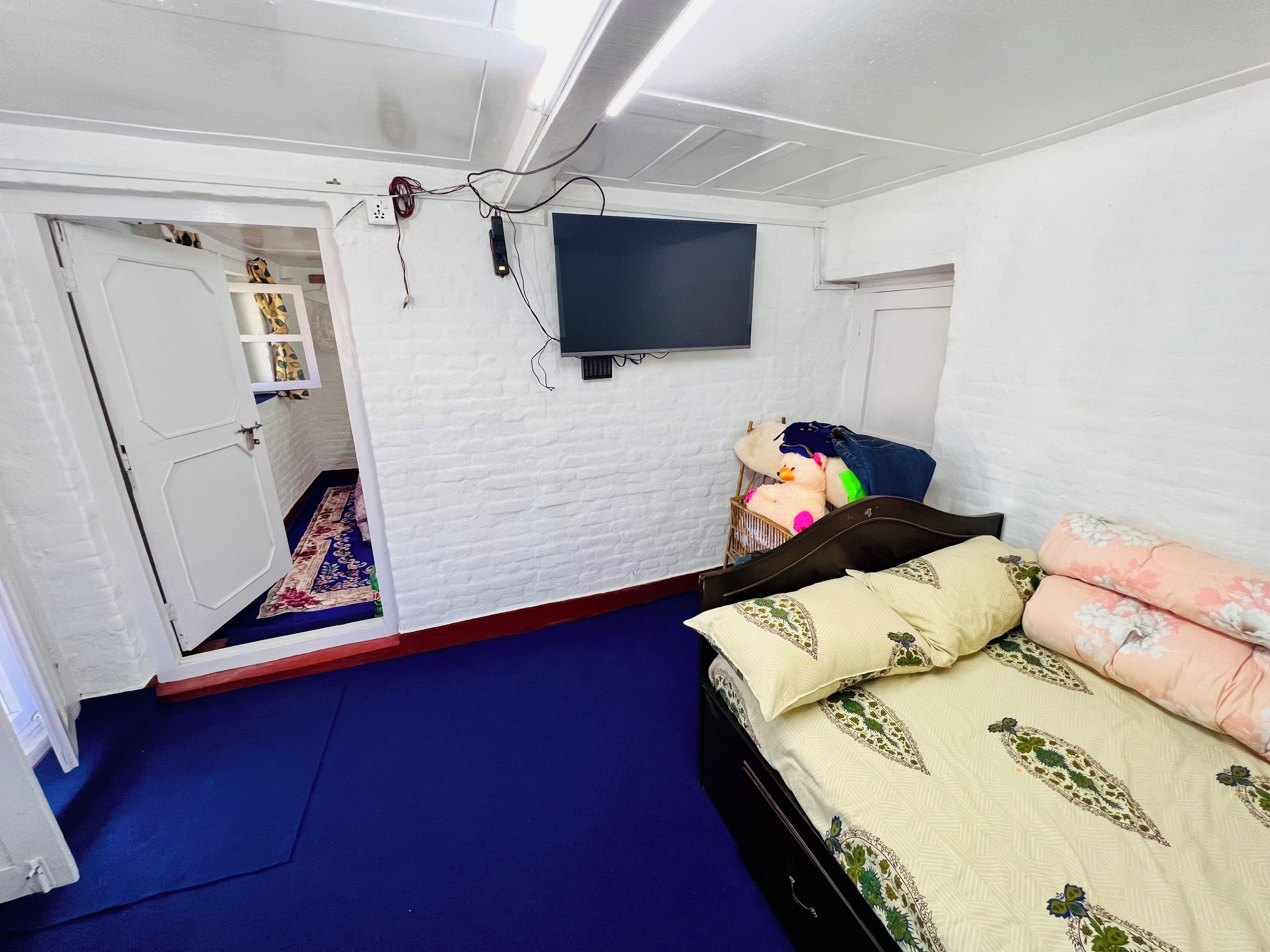 2 bedrooms, iron/ironing board, free WiFi